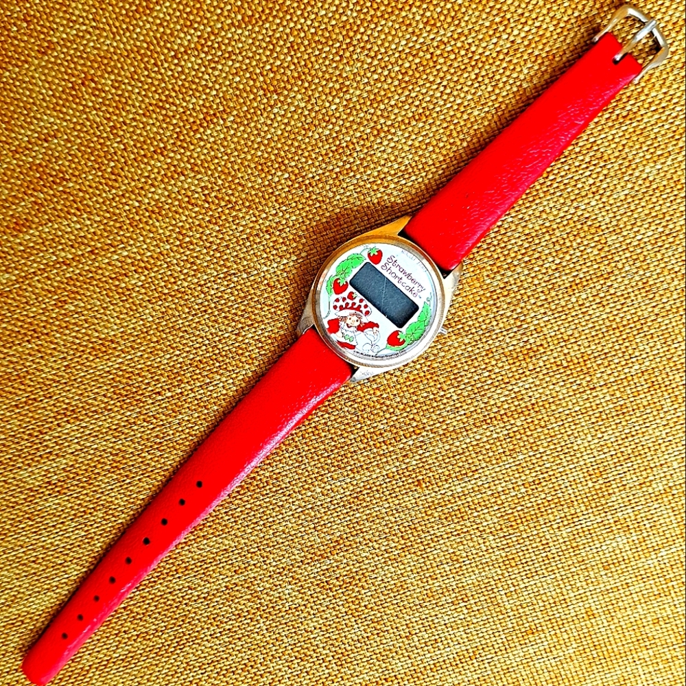 VINTAGE Strawberry Shortcake Digital Watch